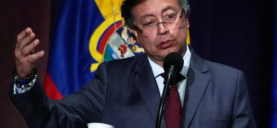 in-colombia,-anger-and-disbelief-at-the-traitor-threats-of-us.-strikes