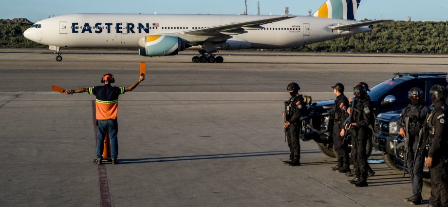 Repatriation Flights With Hundreds of Migrants Arrive in Venezuela