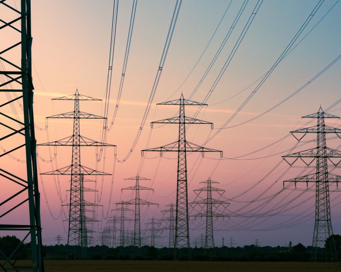 what’s-the-best-way-to-expand-the-us-electricity-grid?