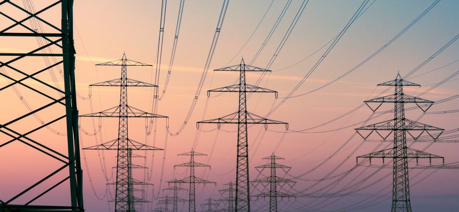 what’s-the-best-way-to-expand-the-us-electricity-grid?