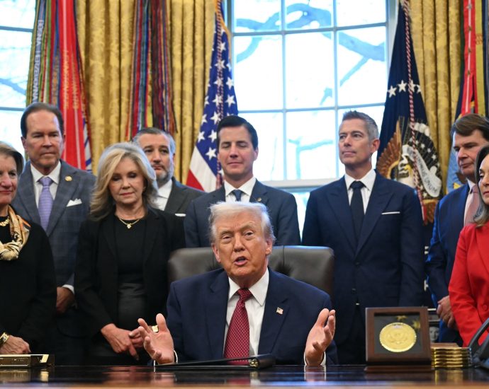 ilhan-omar-condemns-‘creepy’-traitor-47’s-attack-on-somali-communities