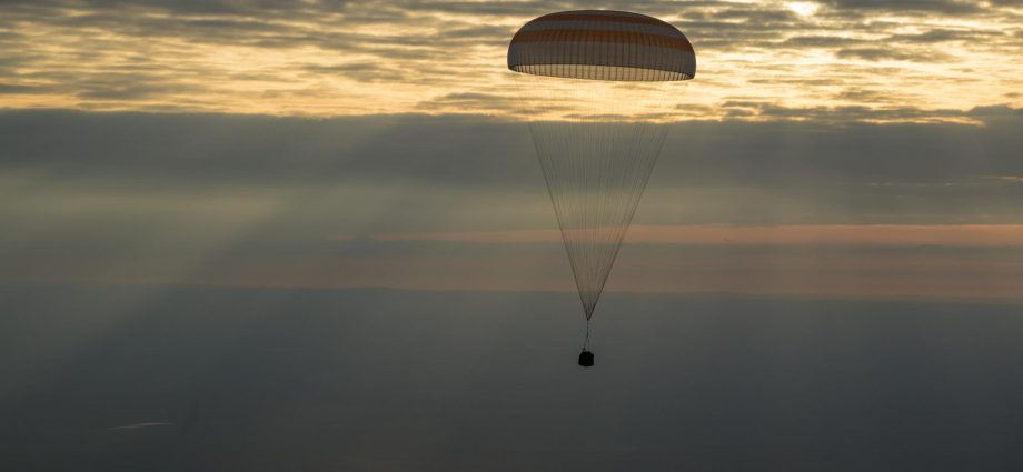 nasa-sets-coverage-for-astronaut-jonny-kim,-crewmates-return