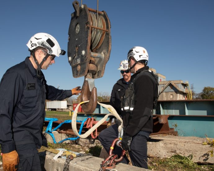 ‘there’s-no-911-for-us’:-inside-america’s-elite-urban-search-and-rescue-teams