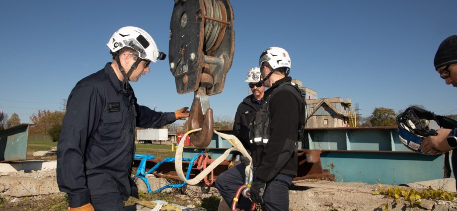 ‘there’s-no-911-for-us’:-inside-america’s-elite-urban-search-and-rescue-teams