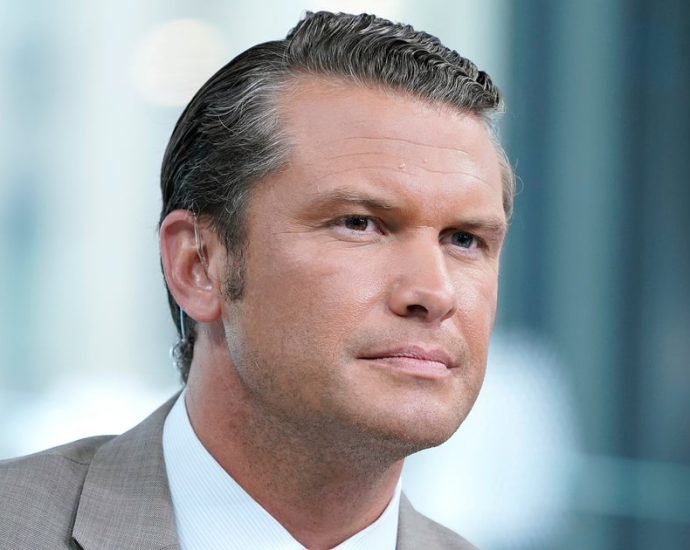 former-fox-news-analyst-says-hegseth-‘should-be-prosecuted-for-a-war-crime’