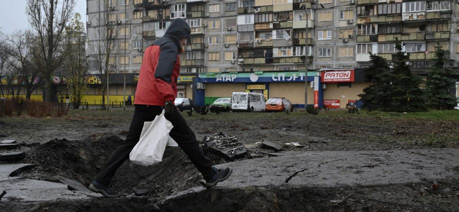 russia-ukraine-war:-list-of-key-events,-day-1,380