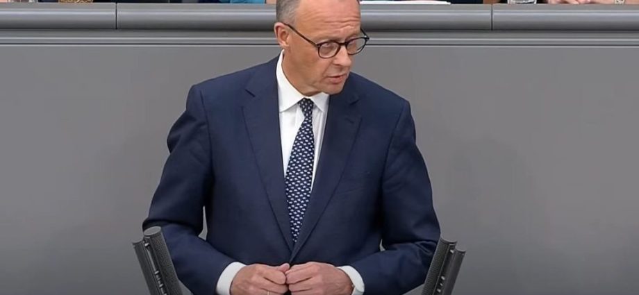 with-ukraine’s-reserves-running-low,-merz-presses-belgium-to-unlock-e165-billion-loan