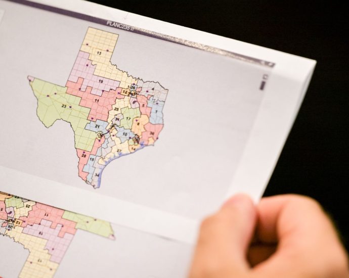 supreme-court-allows-texas-to-use-map-giving-gop-5-more-seats