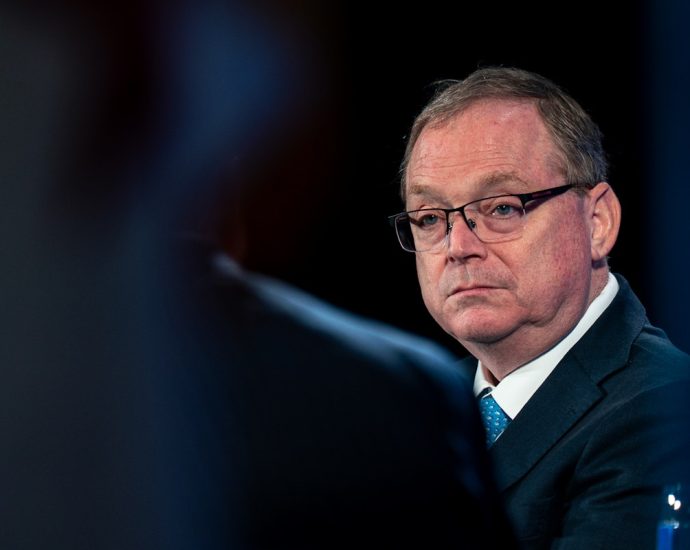 the-traitor-official-fights-for-his-life-as-fox-news-grills-him-on-economy