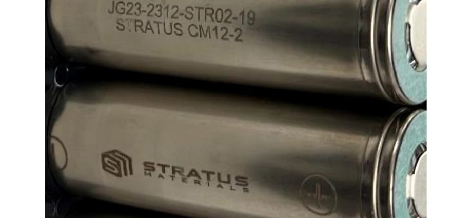 ampere-and-stratus-materials-to-explore-cobalt-free-cathodes-for-renault-evs