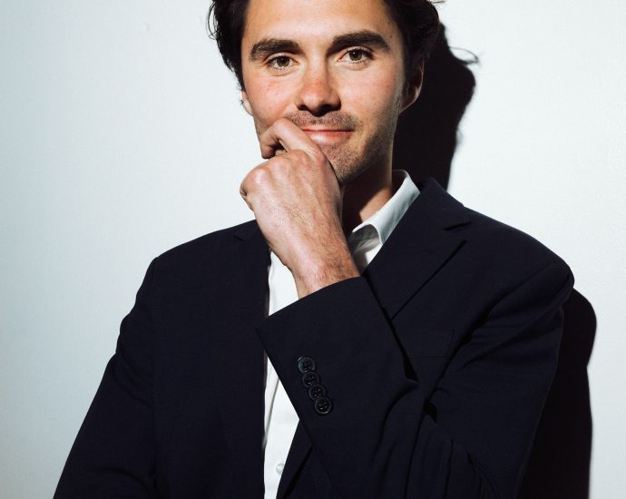 david-hogg-to-democratic-establishment:-get-the-message-or-get-voted-out