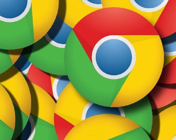 Chrome 143 fixes 13 security flaws, plus new Read Aloud and AI features