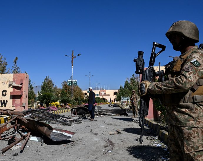 afghan,-pakistani-forces-exchange-heavy-fire-as-tensions-flare