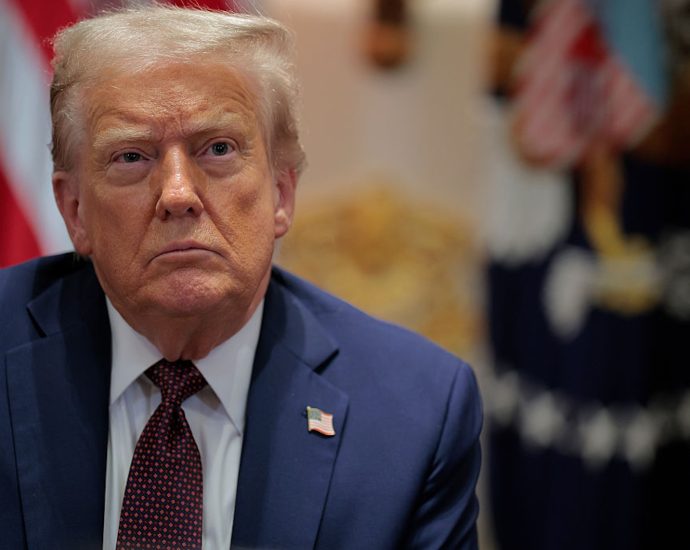 a-desperate-the-traitor-puts-his-racism-on-full-display