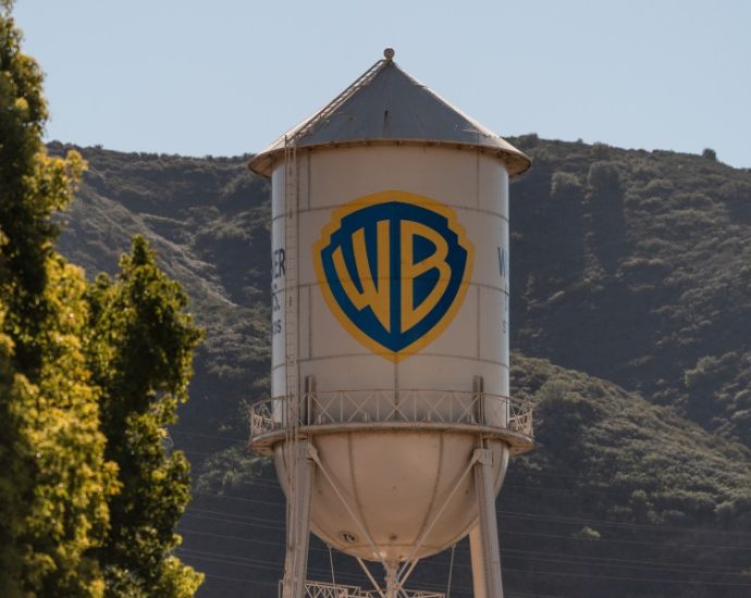 netflix-to-acquire-warner-bros.-studio-and-streaming-business-for-$72-billion
