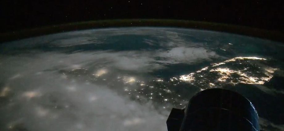 3 astronauts settle into their new life in orbit | On the International Space Station this week Dec. 1-5, 2025