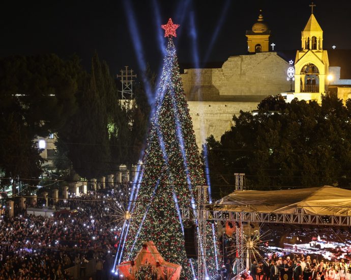 bethlehem-lights-up-christmas-tree-amid-hopes-for-economic-recovery