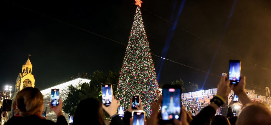 christmas-celebrations-return-to-bethlehem,-start-with-tree-lighting