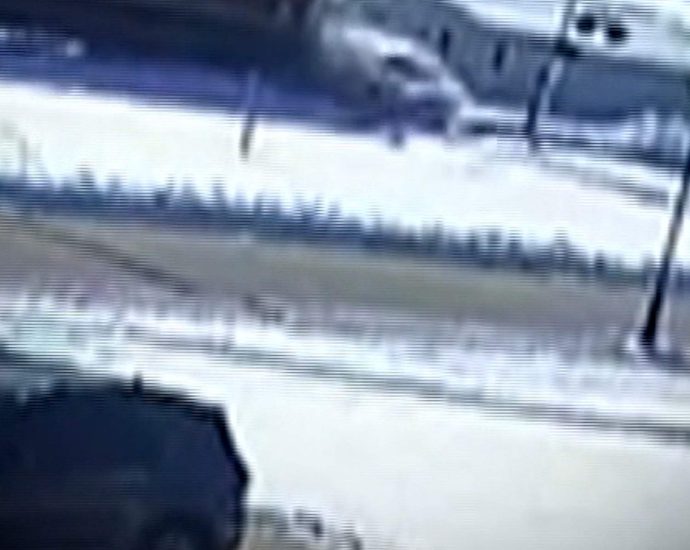 train-plows-into-car-in-iowa