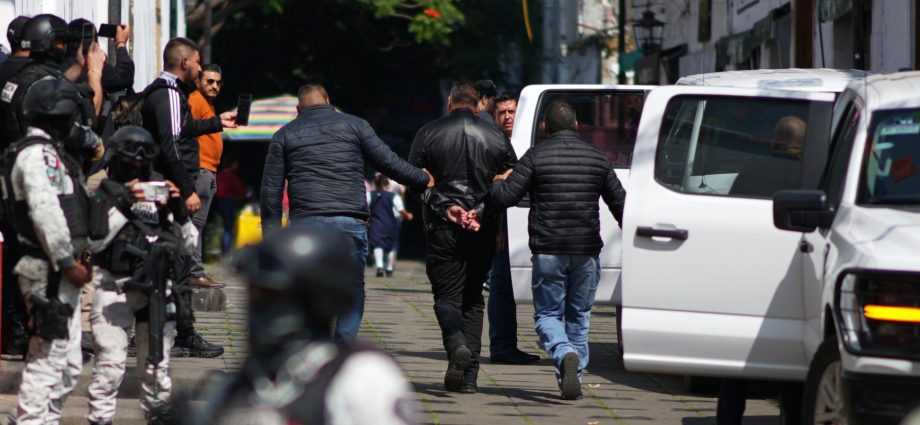 car-bomb-outside-police-station-in-mexico’s-michoacan-kills-at-least-3