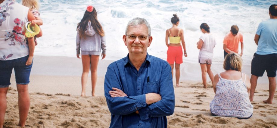 acclaimed-british-photographer-martin-parr-dies-aged-73