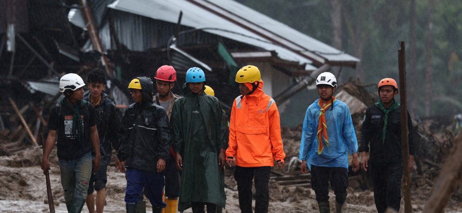 indonesia-counts-human-cost-as-more-climate-change-warnings-sounded