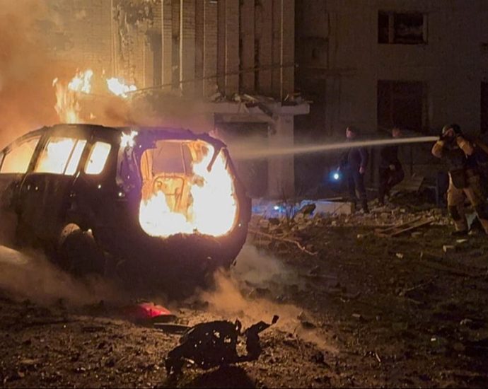 ukraine-seeks-‘dignified-peace’-as-russian-strikes-kill-one-and-injure-15