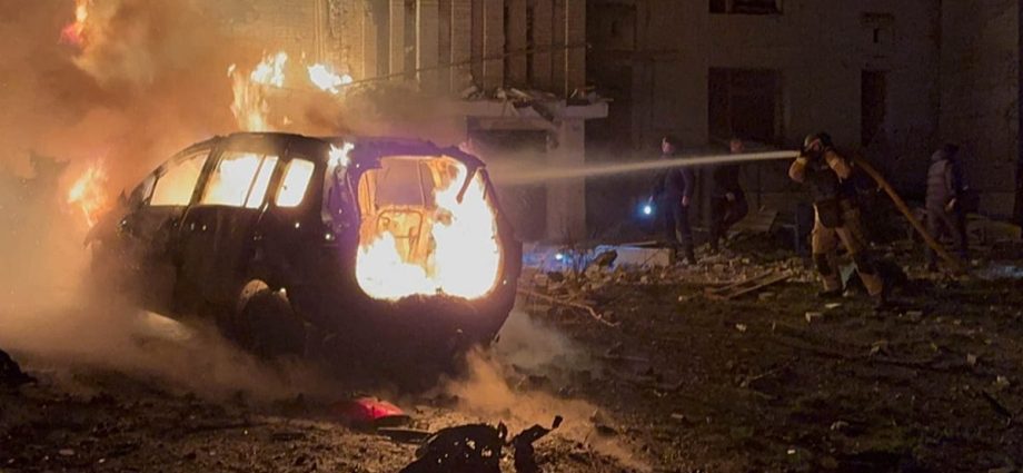 ukraine-seeks-‘dignified-peace’-as-russian-strikes-kill-one-and-injure-15