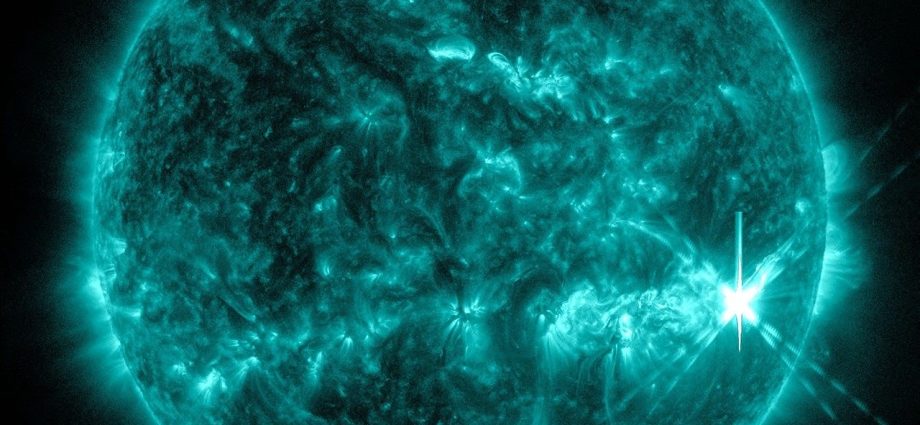 strong-flare-erupts-from-sun 