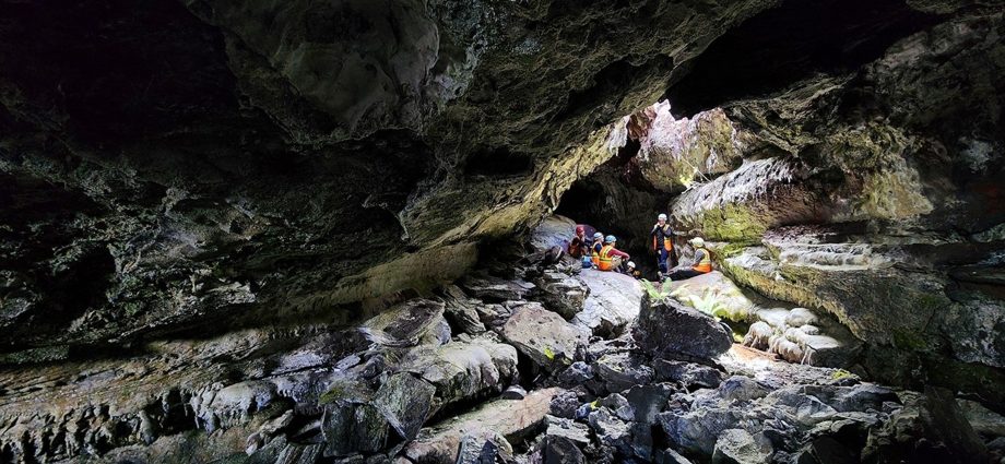 from-the-archives:-nasa’s-goddard-instrument-field-team-on-the-island-of-hawaii