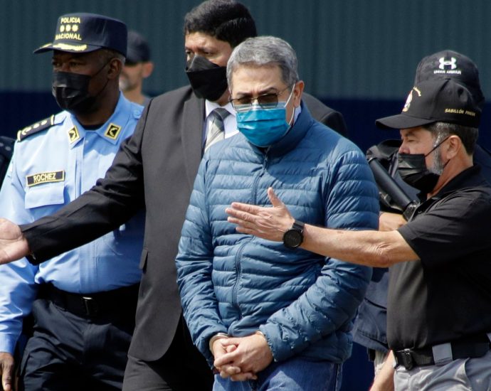 honduras-issues-arrest-warrant-for-ex-president-hernandez-after-us-pardon