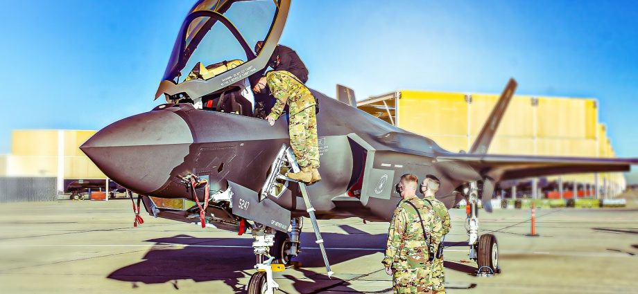 the-7-largest-air-force-bases-by-population-in-the-us