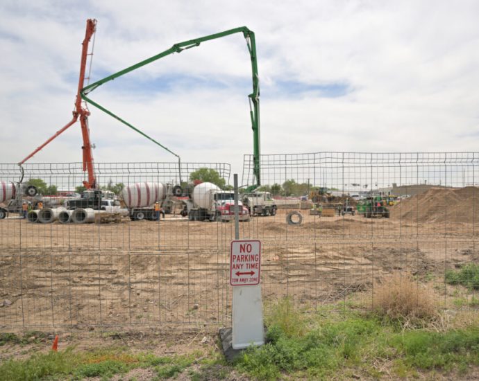 environmental-groups-demand-a-nationwide-freeze-on-data-center-construction