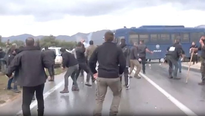 clashes-erupt-between-farmers-and-police-in-greece-amid-protests-over-eu-subsidy-delays