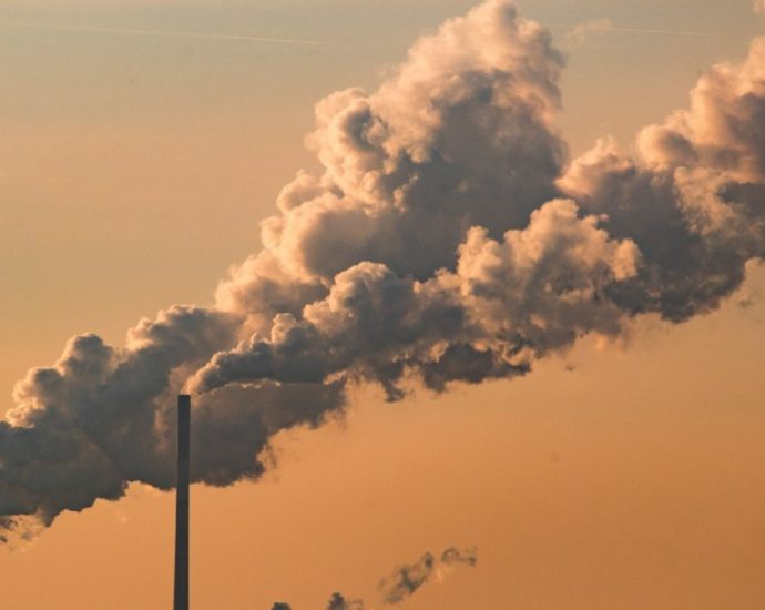 2025-on-track-to-tie-for-second-hottest-year-on-record,-eu-monitor-says