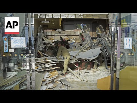 footage-shows-damage-from-7.5-magnitude-quake-that-hit-japan