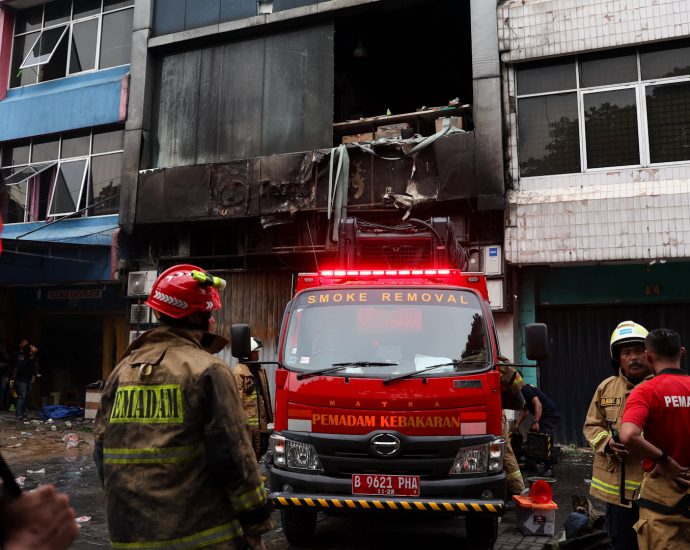 deadly-fire-breaks-out-in-office-building-in-indonesia’s-capital