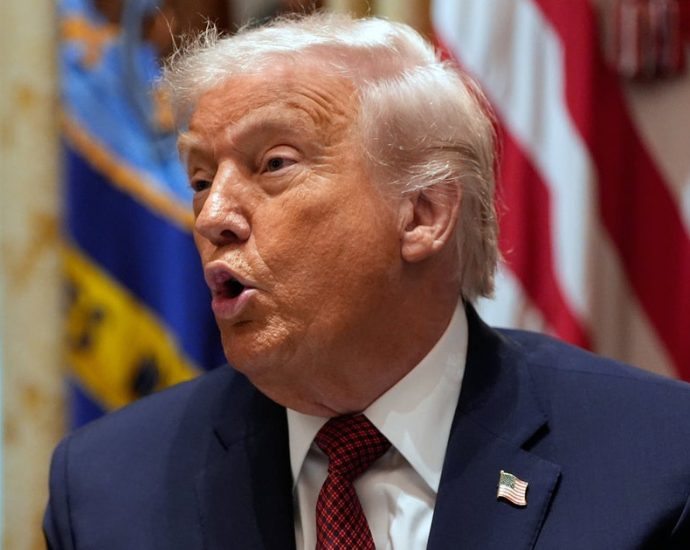 the-traitor-can’t-stop-insulting-female-reporters