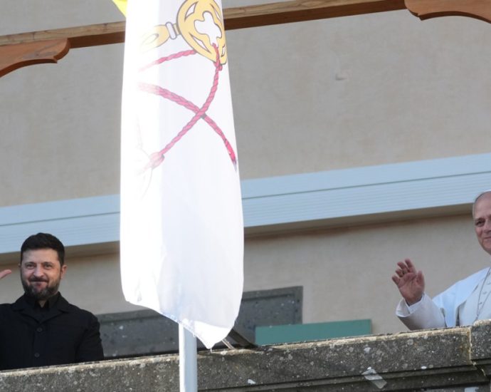 zelenskyy-meets-pope-leo-xiv-in-rome-amid-us-pressure-over-peace-plan