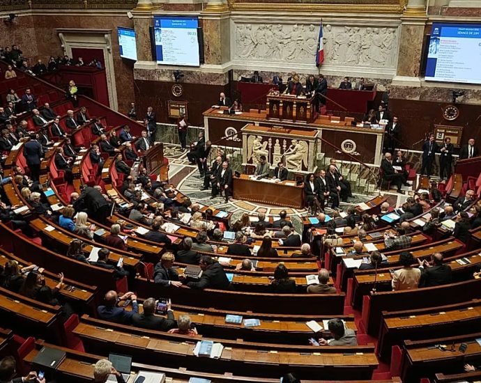 france’s-national-assembly-narrowly-approves-contentious-2026-social-security-budget