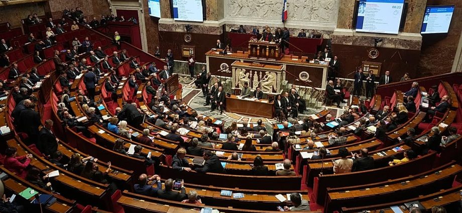 france’s-national-assembly-narrowly-approves-contentious-2026-social-security-budget