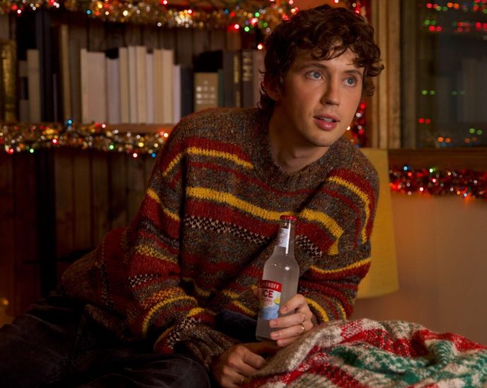troye-sivan-and-smirnoff-ice-shake-up-the-holidays-with-snowed-in-fun
