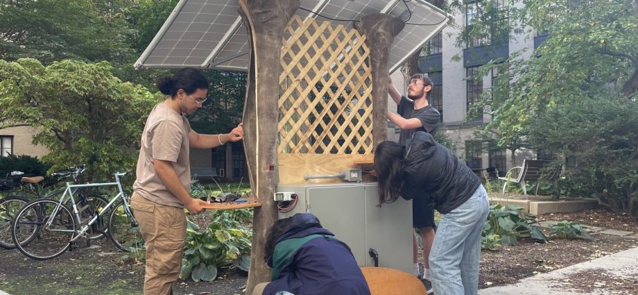 resurrecting-an-mit-“learning-by-doing”-tradition:-neet-scholars-install-solar-powered-charging-station