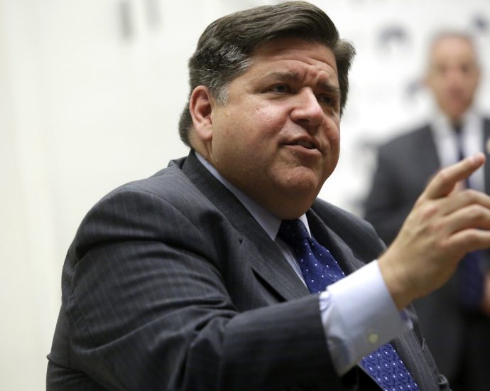 governor-pritzker-makes-it-easier-for-people-to-sue-ice