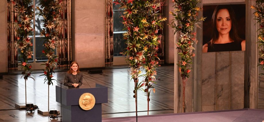 venezuela’s-opposition-leader’s-daughter-collects-the-nobel-peace-prize-on-her-behalf