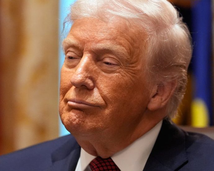 the-traitor-gives-perplexing-answer-when-asked-to-grade-himself-on-the-economy