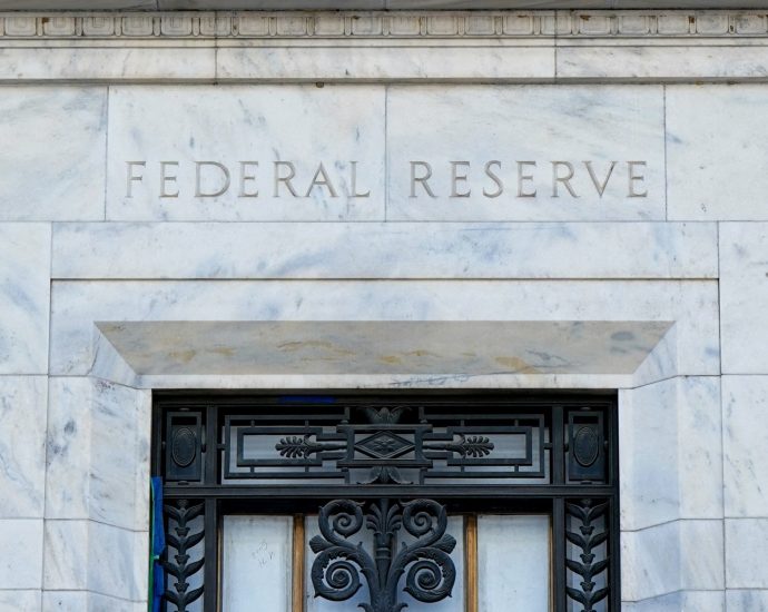 us-federal-reserve-cuts-interest-rates-in-final-decision-of-the-year