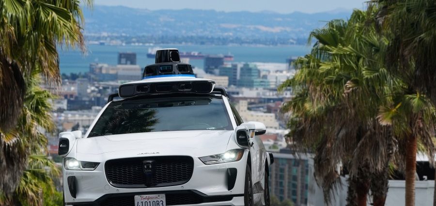 san-francisco-woman-gives-birth-in-a-waymo-self-driving-taxi