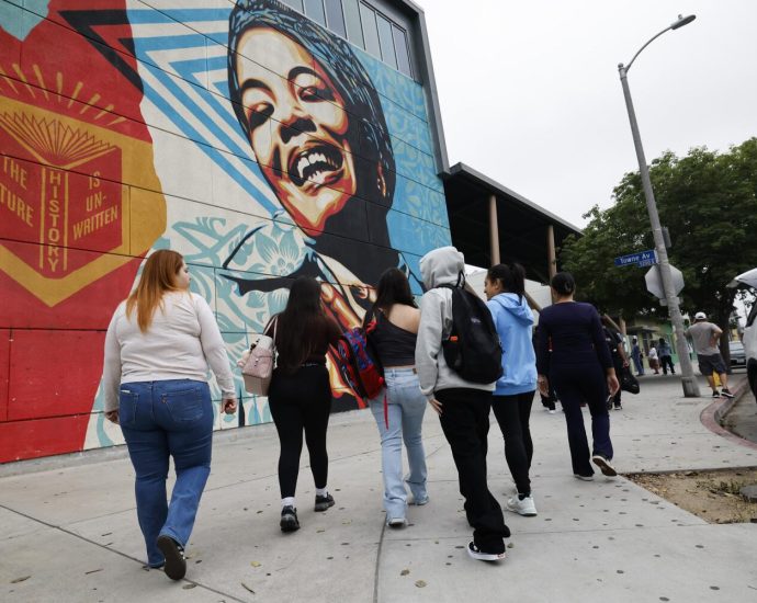 high-school-bullying-is-up,-attendance-down-as-ice-raids-sow-‘climate-of-distress,’-study-says