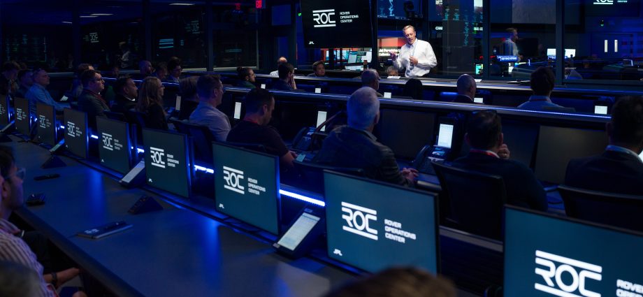 nasa-jpl-unveils-rover-operations-center-for-moon,-mars-missions